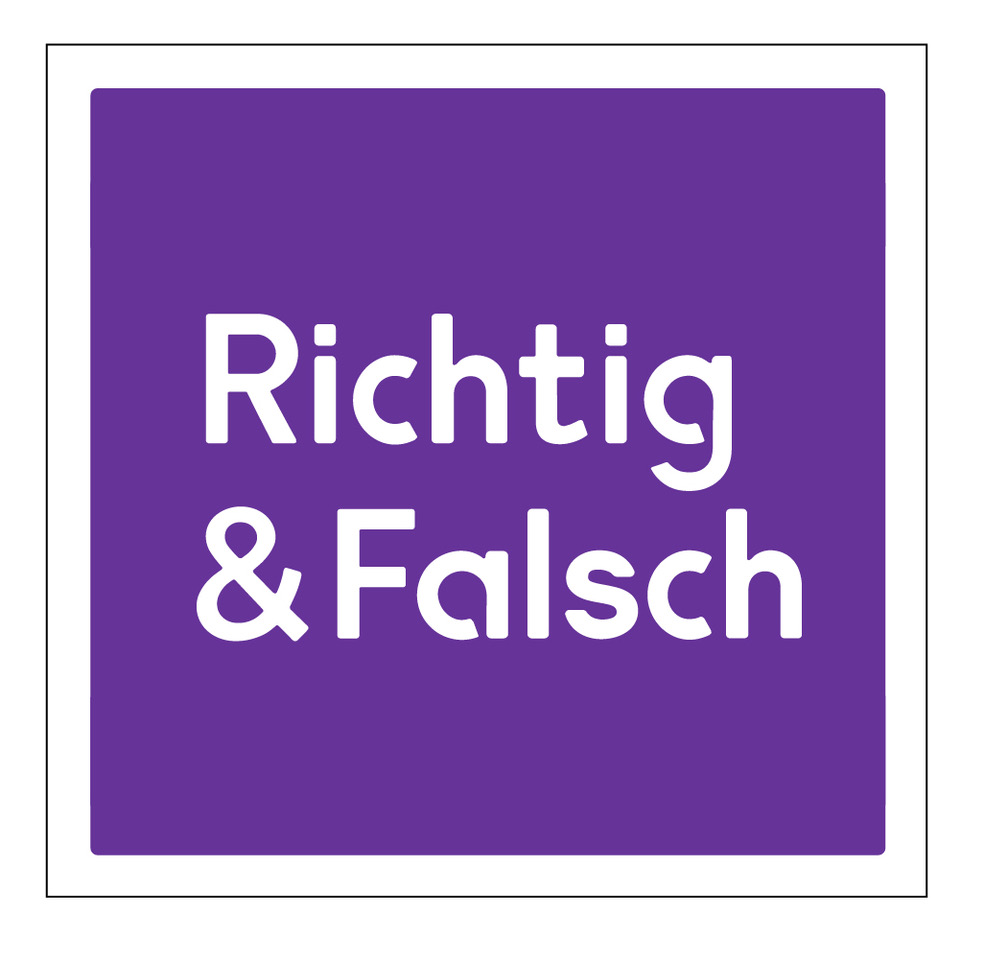 Die Worte "Richtig und Falsch" auf lila Hintergrund