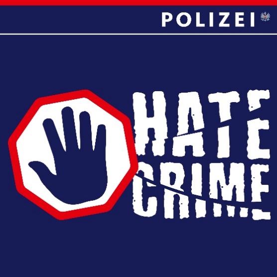 Die Worte "Hate Crime" in der Mitte durchgeschnitten. Links daneben eine illustrierte Hand in einer Stoptafel. Rechts oben ist das Logo der Polizei.